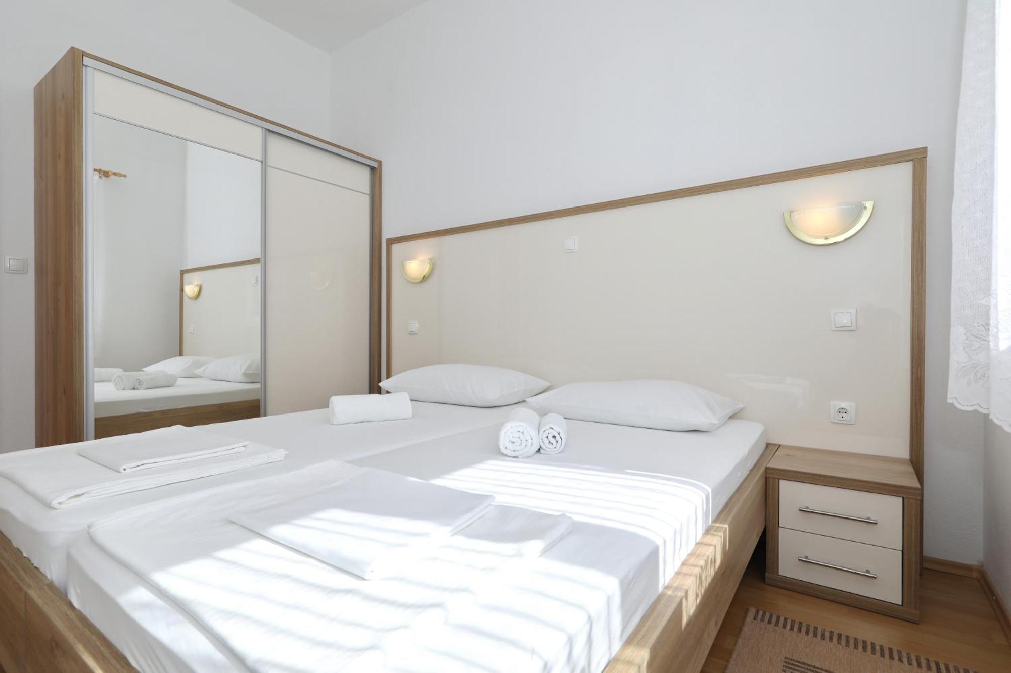 Villa Rajna Stari Grad Szoba fotó
